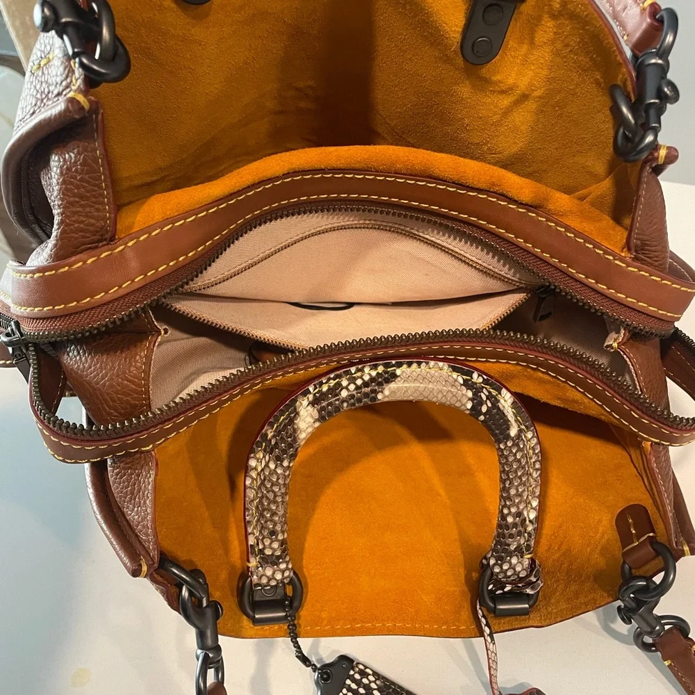 Coach rogue 1941 large Leather Handbag with python handle - Picture 5 of 6